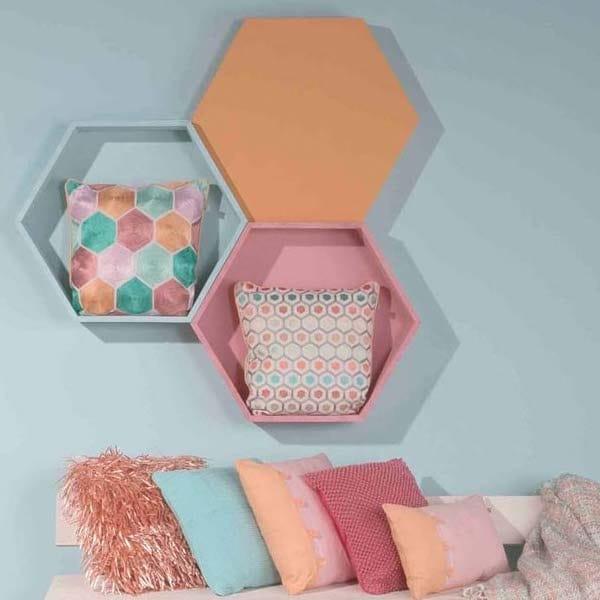 Boho Kussen Huik zalm 45x45 cm in de woonkamer