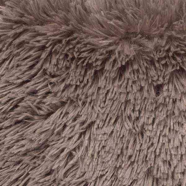 Kussen Fluffy taupe 45x45cm detail