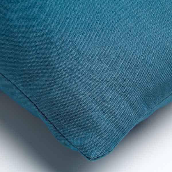 Kussen James provincial blue 45x45cm hoekdetail