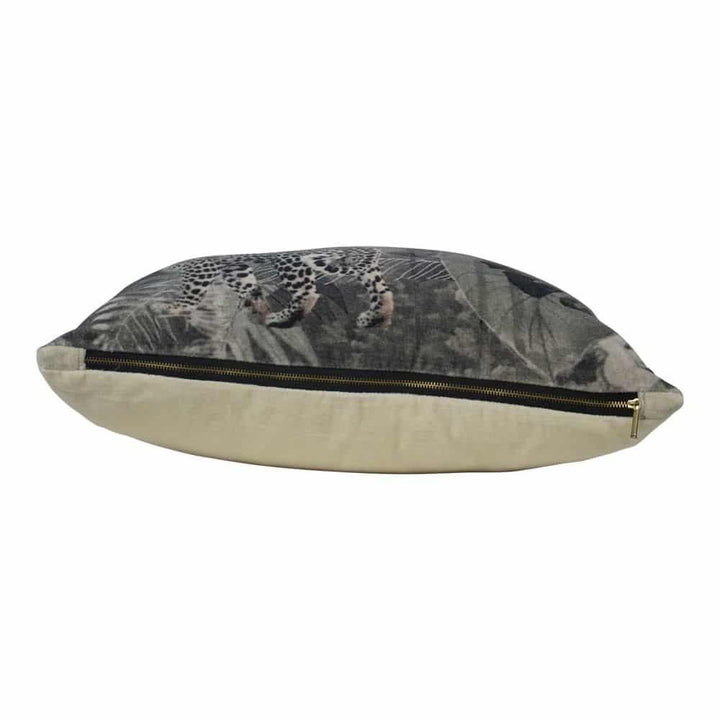 Kussen Jungle panter 45x45cm zijkant plat