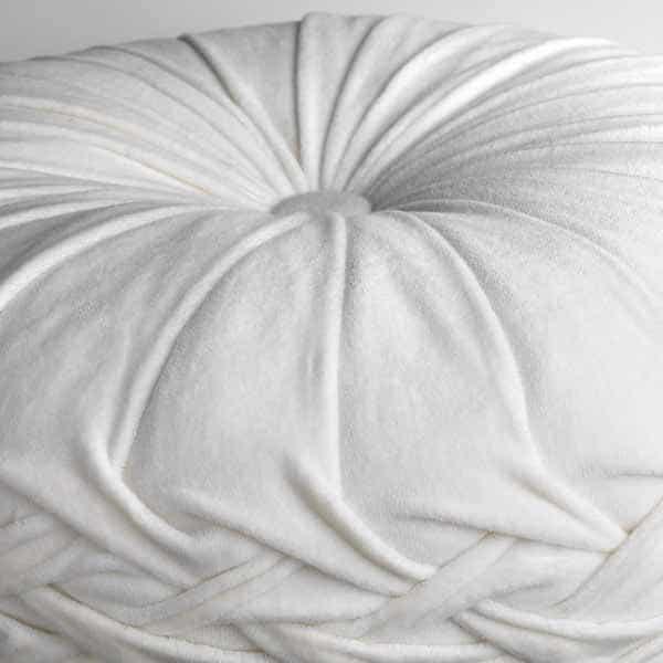 Kussen Kaja snow white rond 40x40cm zijdetail
