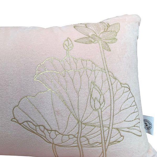 Kussen Lotus Pastelroze goud 50x30cm detail