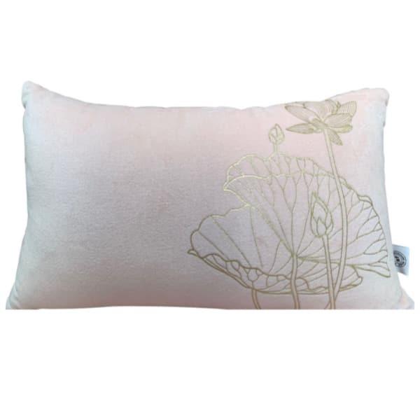Kussen Lotus Pastelroze goud 50x30cm