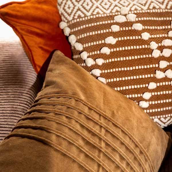 Kussen Pax tobacco brown 60x40cm in verzameling kussens