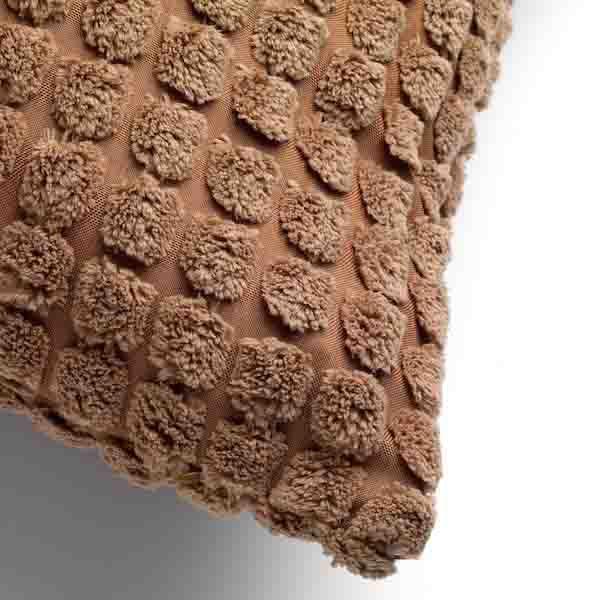 Kussen Rome tobacco brown 45x45cm hoekdetail