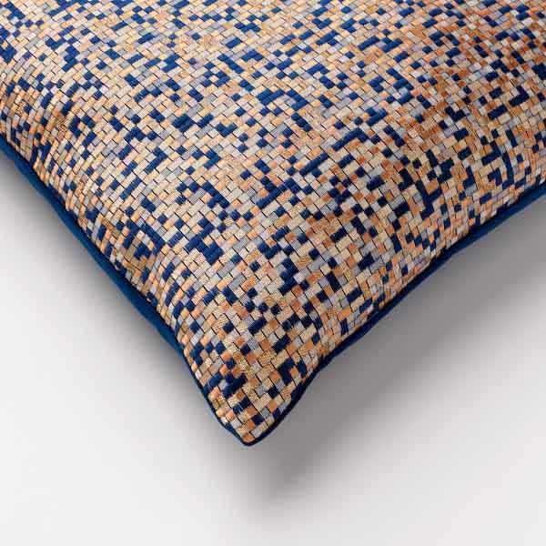 Kussen Royal insignia blue 45x45cm hoekdetail