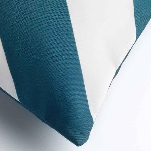 Kussen Sanzeno sagebrush green 60x40cm hoekdetail