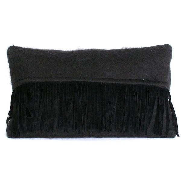 Kussen Suedine wol franje zwart 50x30cm