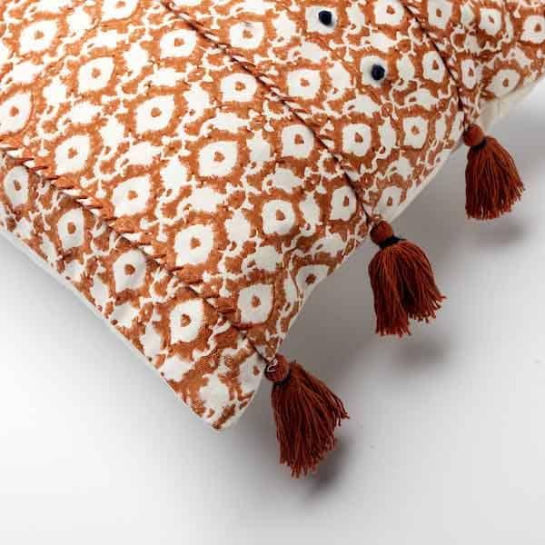 Kussen Tequila potters clay 60x40cm hoekdetail