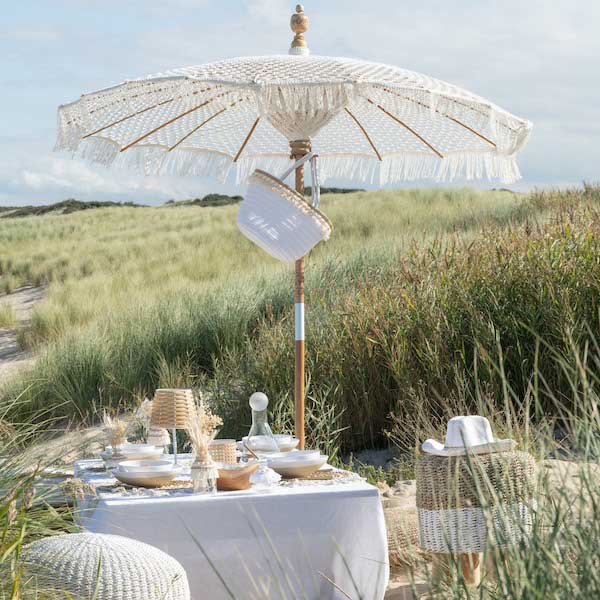 Strandtas Schelp wit 48x41x48cm op het strand